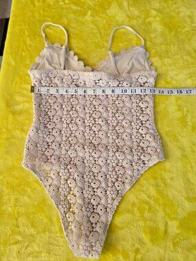 H&M medium cream crocheted lace body suit